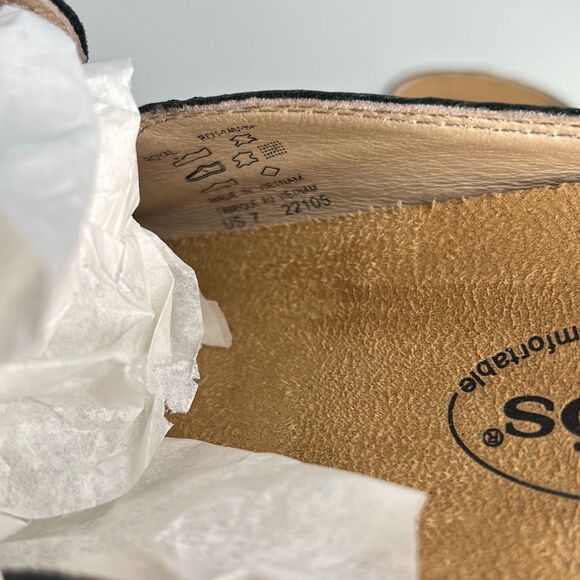 Taos Footwear Black Textured Flats - Picture 3 of 7